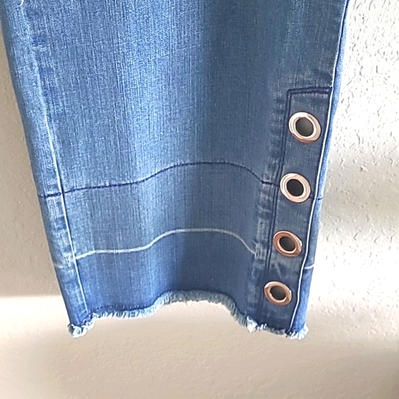 Standards & Practices Wide Leg Cropped Jeans Size 22 Medium Wash Raw Hem - Picture 2 of 16